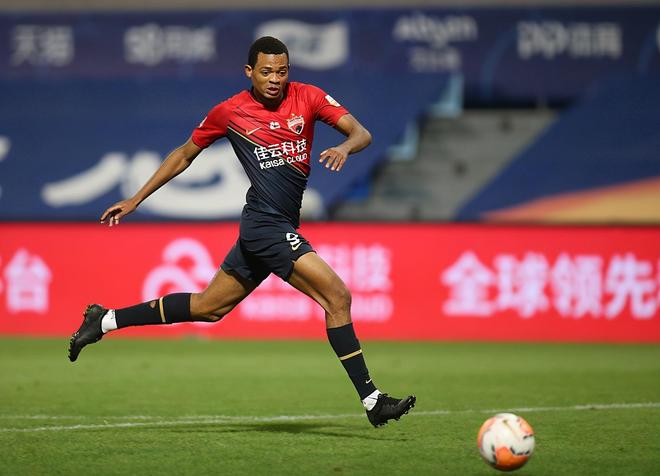 九游官网下载-福建黑龙江佳兆业防守坚毅，成功击败对手(曾建祥挂职原因)